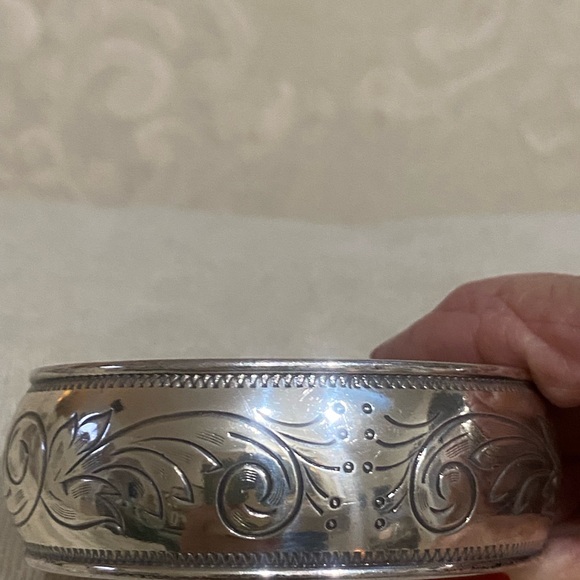 Brighton Wide Hinged Bangle - Picture 5 of 7